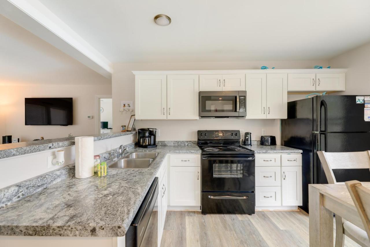 Coastal Emerald Isle Retreat With Deck And Grill! Экстерьер фото